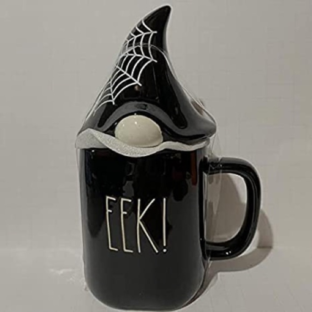 Ray Dunn EEK! mug with Gnome topper